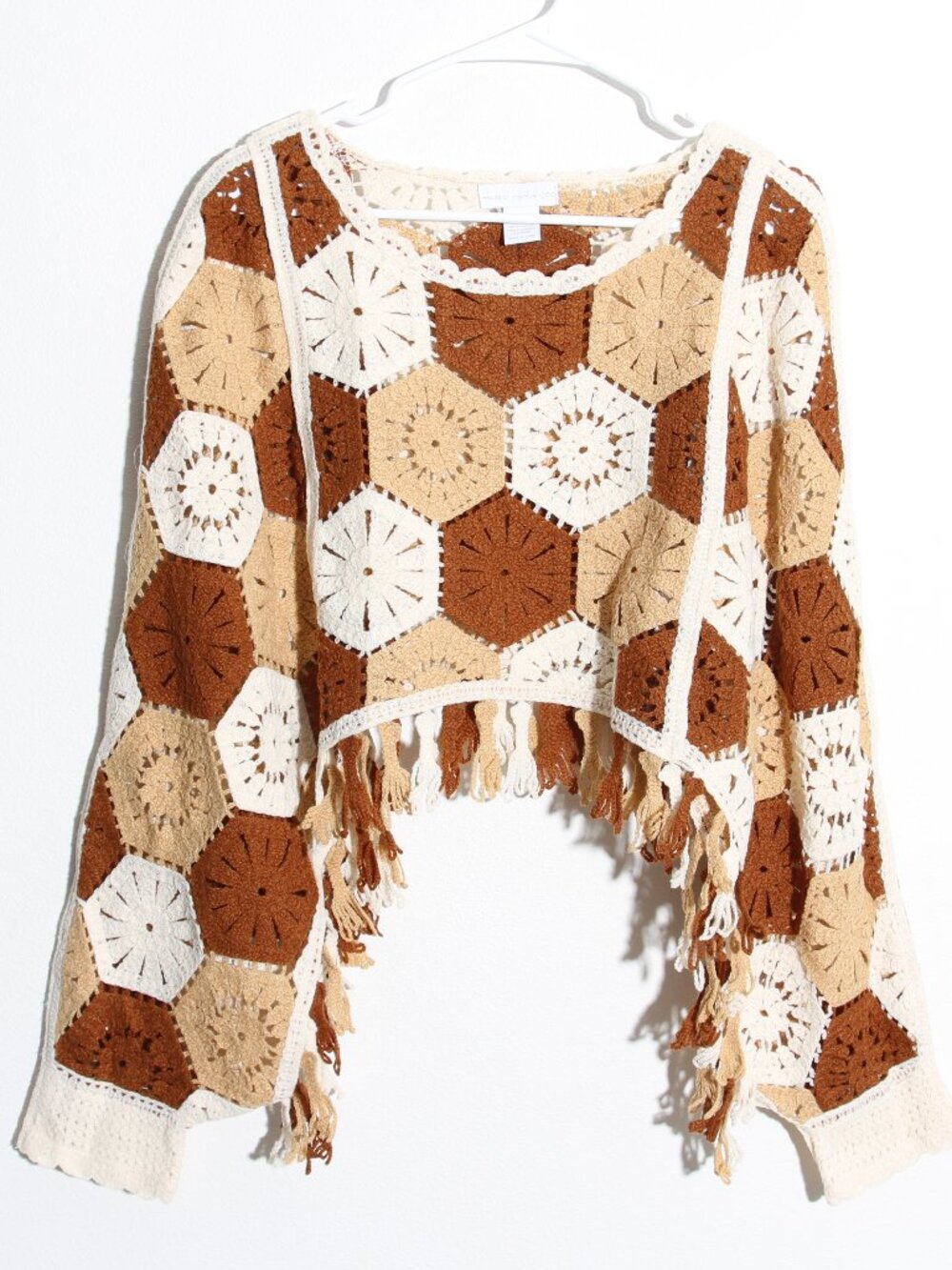 House of Harlow 1960 Crocheted Hexagon Tassel Poncho Pullover Brown Cream O/S